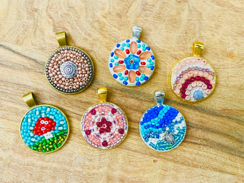 Beginner-friendly mosaic jewelry project featuring colorful beads in a pendant setting.
