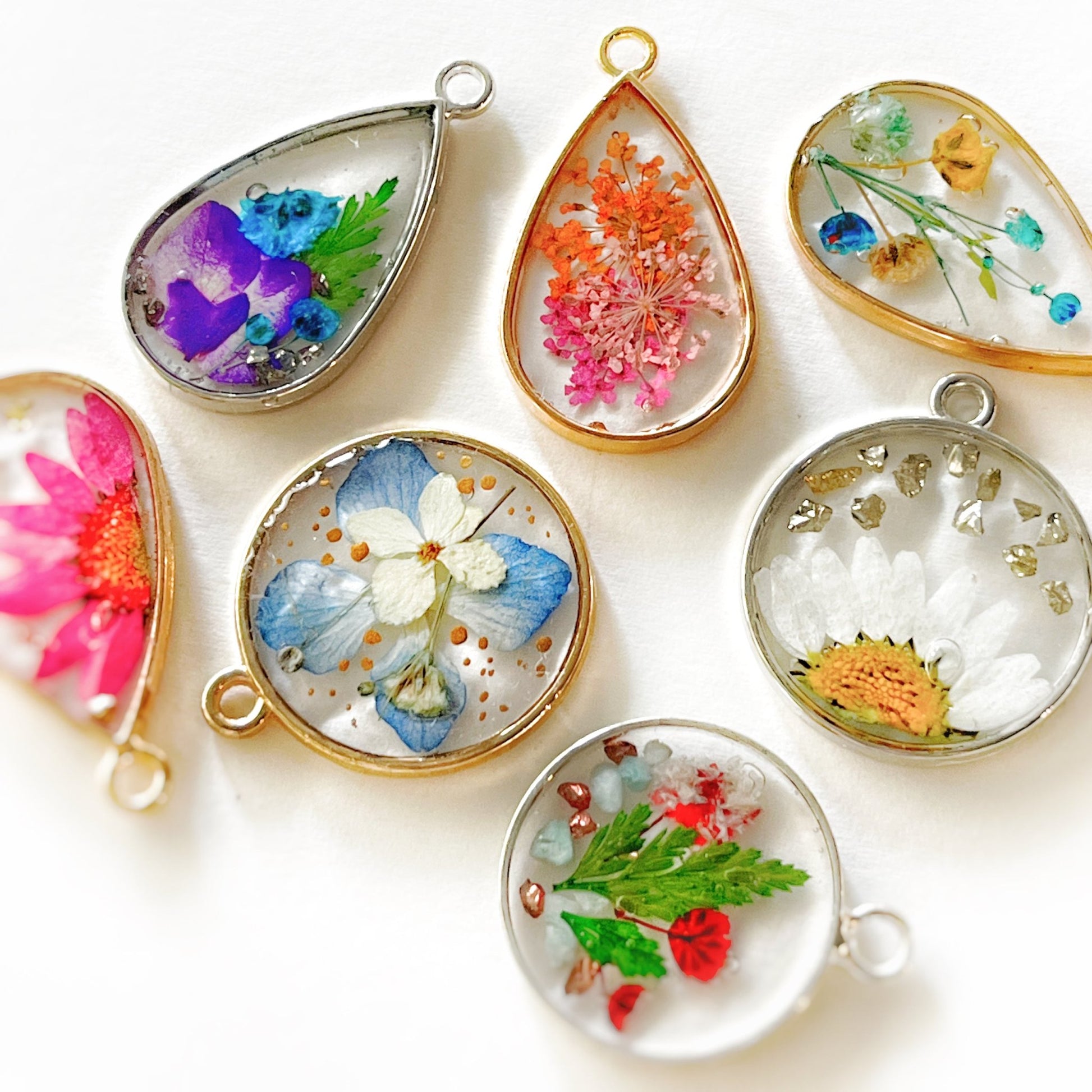 Galentine Resin Jewelry Workshop - Autumn and Ro