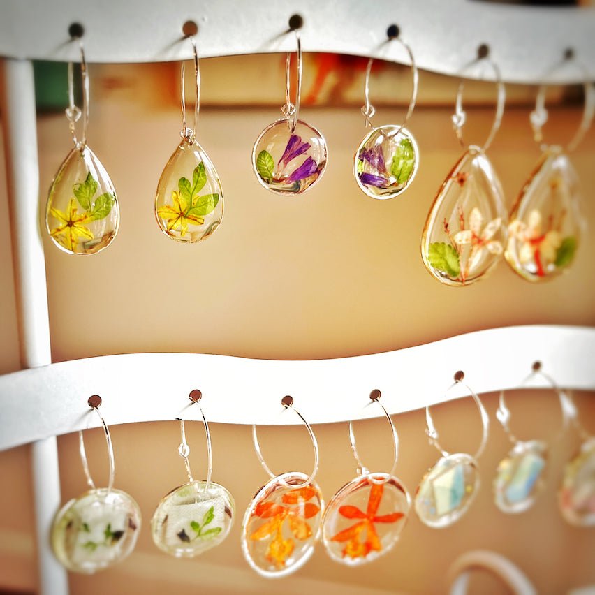 Resin on sale jewelry class