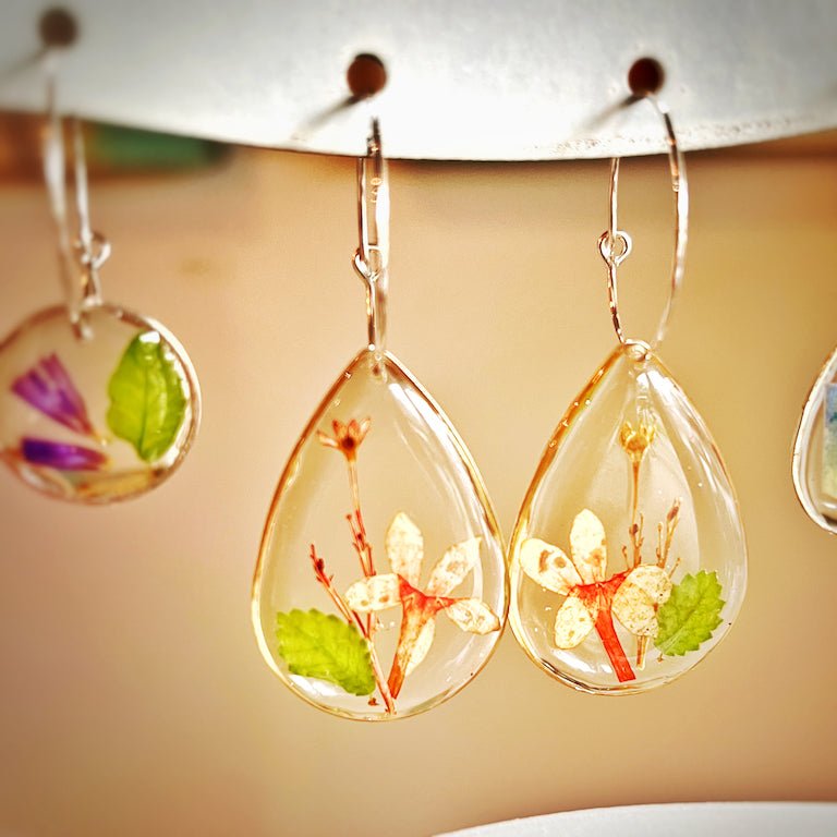 Mother's Day Resin Jewelry Workshop - Autumn and Ro